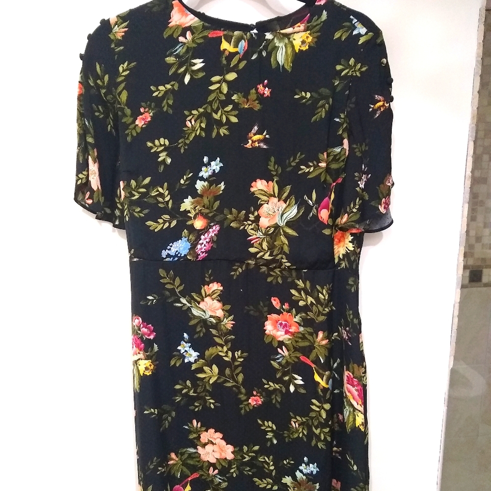 Beautiful Knee-Length Silky Dress